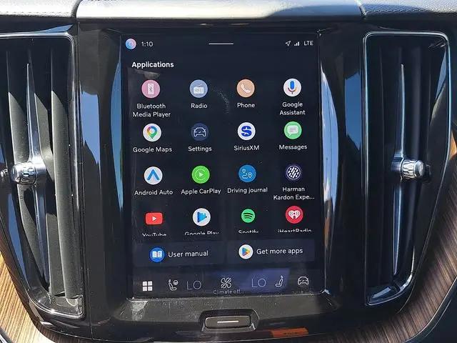 2023 Volvo XC60 B5 Ultimate Bright Theme