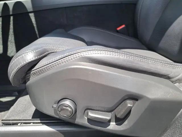 2023 Volvo XC60 B5 Ultimate Bright Theme