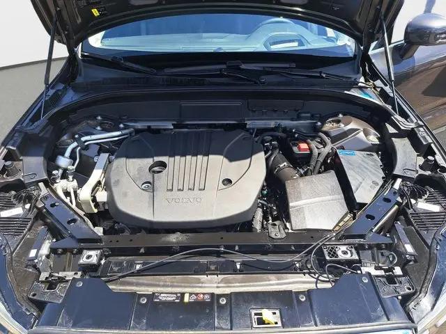 2023 Volvo XC60 B5 Ultimate Bright Theme