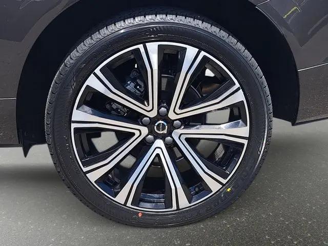 2023 Volvo XC60 B5 Ultimate Bright Theme