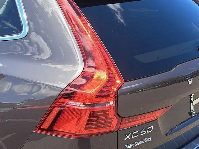 2023 Volvo XC60 B5 Ultimate Bright Theme