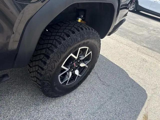 2023 GMC Canyon 4WD Crew Cab Short Box AT4X