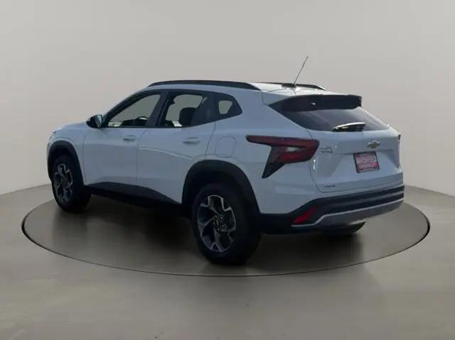 2025 Chevrolet Trax FWD LT