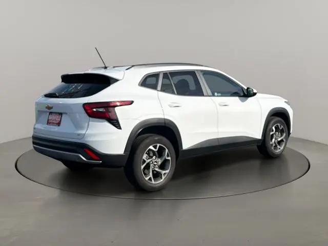 2025 Chevrolet Trax FWD LT