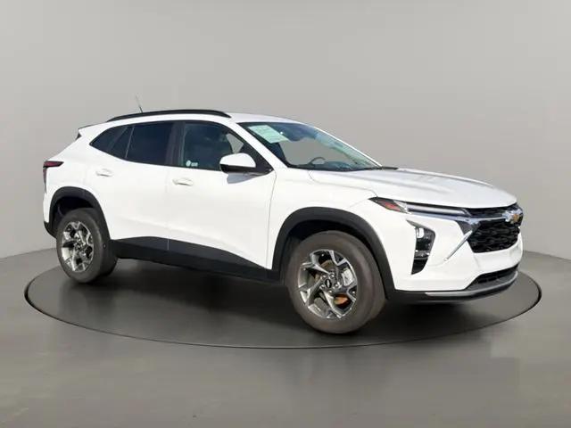 2025 Chevrolet Trax FWD LT