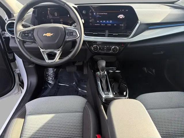 2025 Chevrolet Trax FWD LT