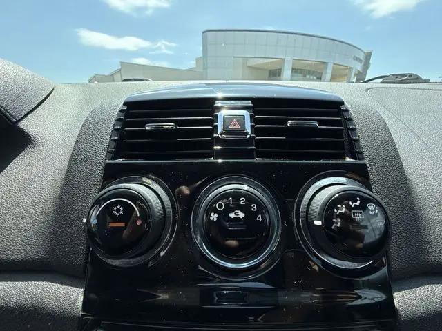 2009 Saturn Sky Base