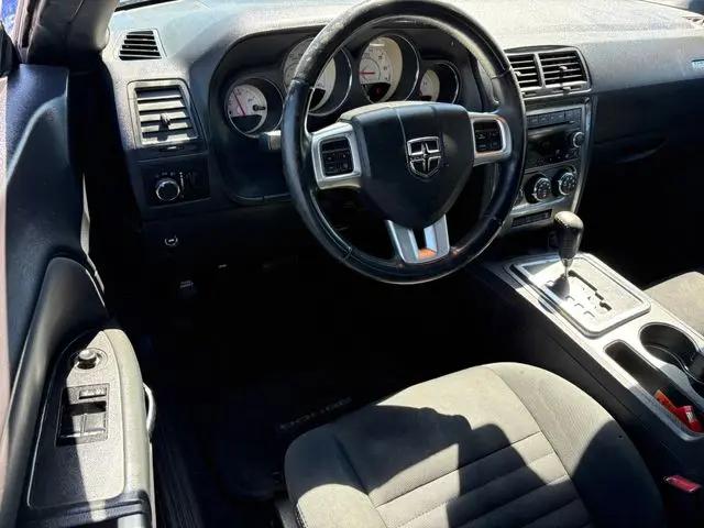 2012 Dodge Challenger SXT