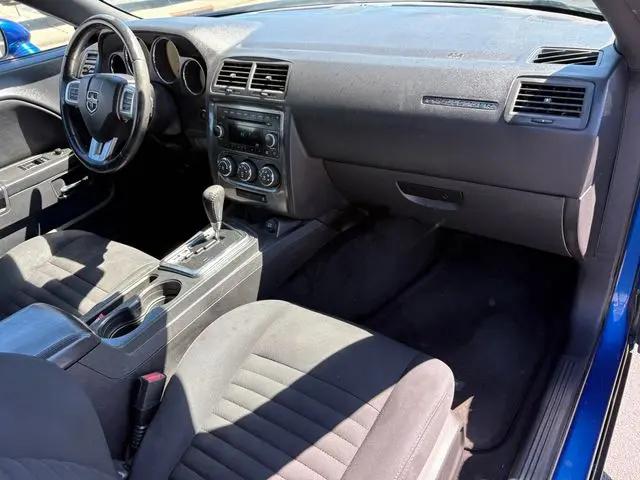 2012 Dodge Challenger SXT
