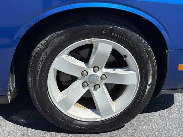 2012 Dodge Challenger SXT