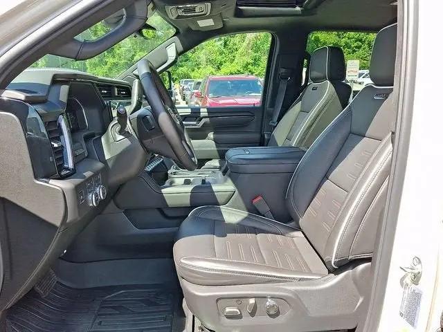 2026 GMC Sierra 2500HD Crew Cab, Standard Bed, AT4X, 4WD