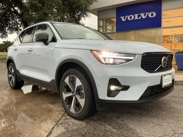 2026 Volvo XC40 Plus, B5 AWD Gas (mild hybrid), Dark for sale in San Antonio, TX