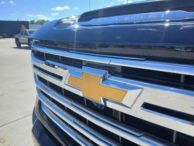 2025 Chevrolet Silverado 2500HD 4WD Crew Cab Standard Bed High Country
