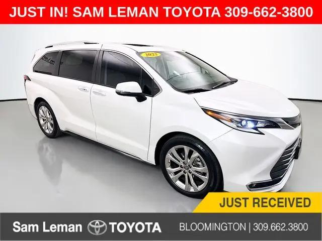 2022 Toyota Sienna Platinum for sale in Bloomington, IL