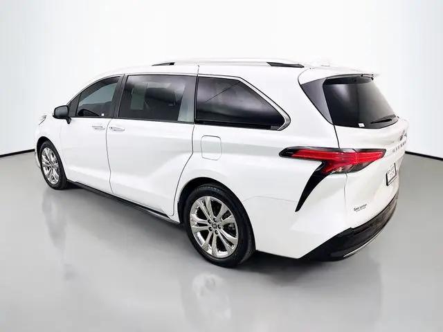 2022 Toyota Sienna Platinum