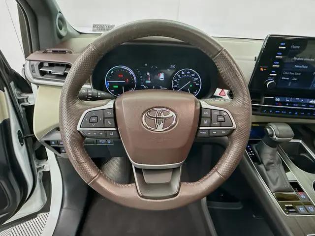 2022 Toyota Sienna Platinum