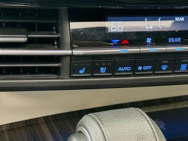 2022 Toyota Sienna Platinum