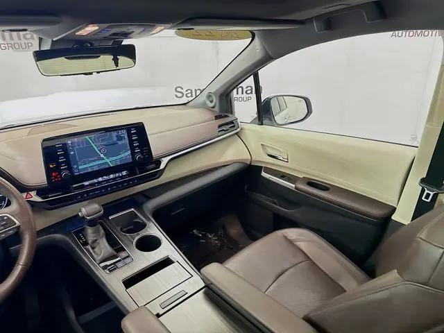 2022 Toyota Sienna Platinum