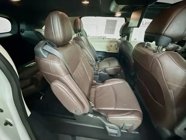 2022 Toyota Sienna Platinum