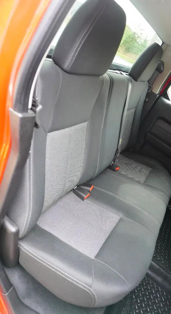 2009 HUMMER H3T H3T Luxury