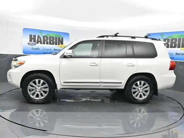 2013 Toyota Land Cruiser V8