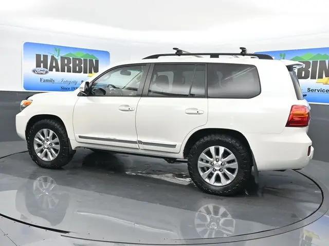 2013 Toyota Land Cruiser V8