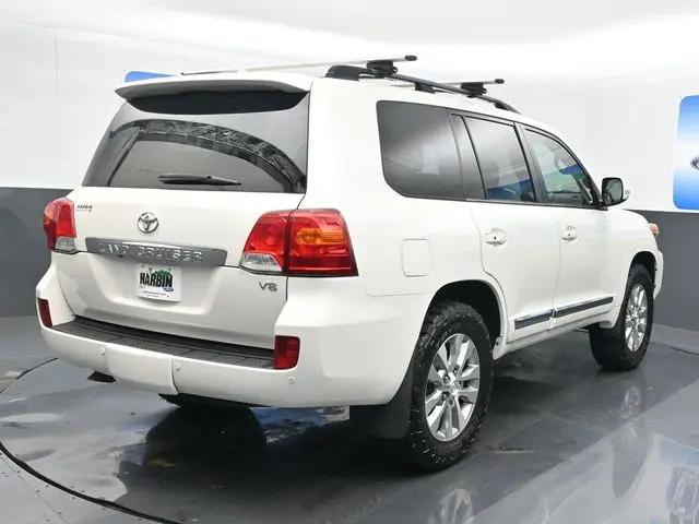 2013 Toyota Land Cruiser V8