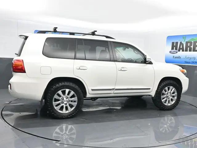 2013 Toyota Land Cruiser V8