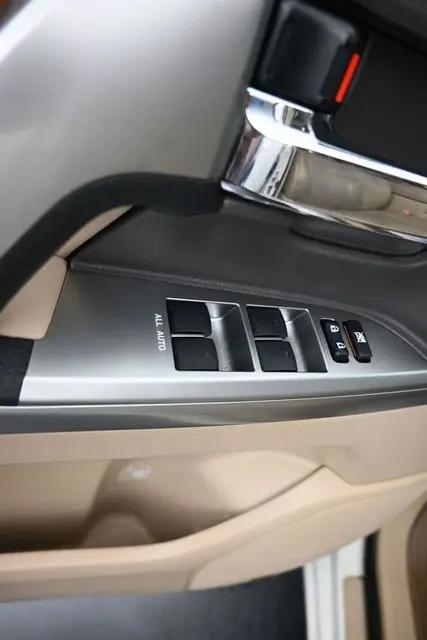 2013 Toyota Land Cruiser V8