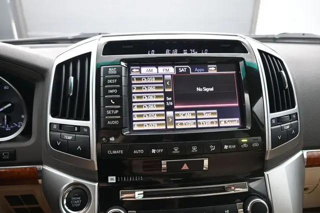2013 Toyota Land Cruiser V8