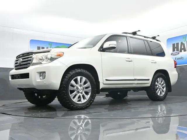 2013 Toyota Land Cruiser V8
