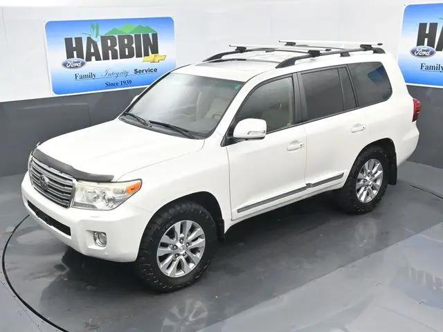 2013 Toyota Land Cruiser V8