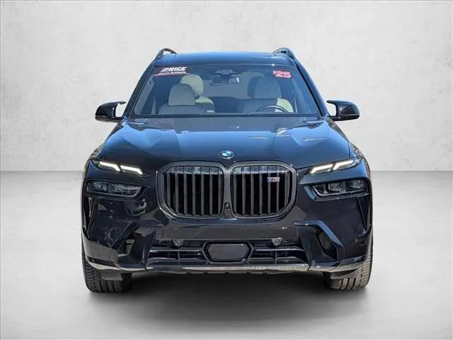 2025 BMW X7 M60i