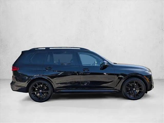 2025 BMW X7 M60i