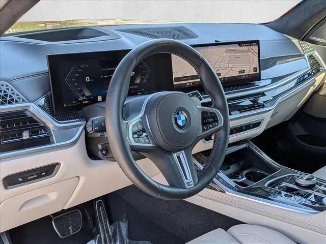 2025 BMW X7 M60i