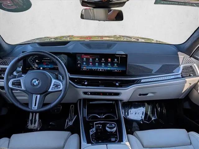 2025 BMW X7 M60i