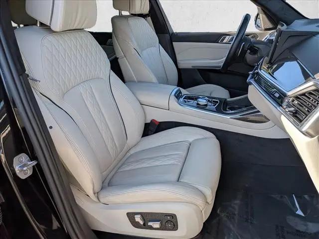 2025 BMW X7 M60i