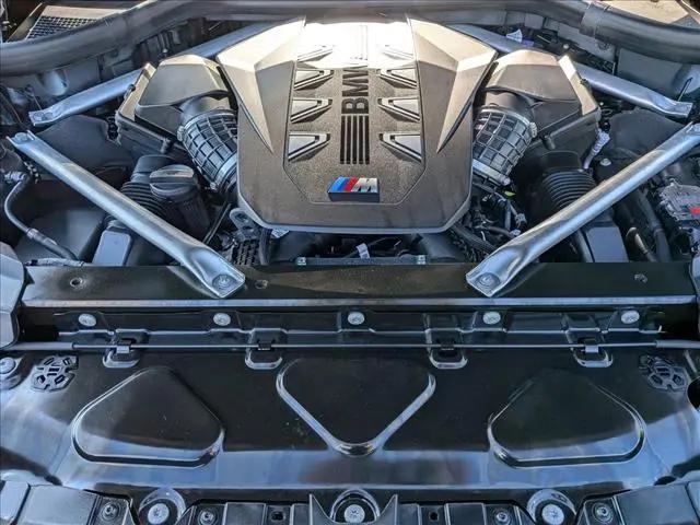 2025 BMW X7 M60i