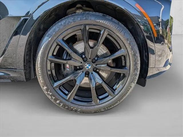 2025 BMW X7 M60i