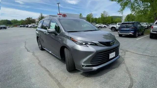 2026 Toyota Sienna Platinum