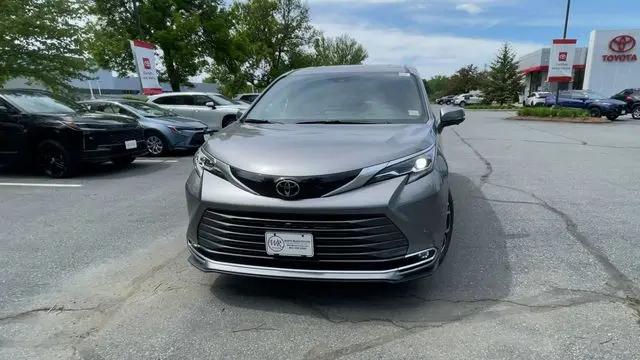 2026 Toyota Sienna Platinum