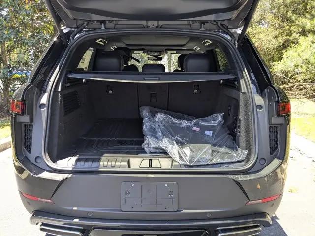 2026 Land Rover Range Rover Sport P360 SE