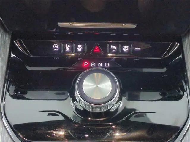 2024 Jeep Wagoneer Series II 4x2