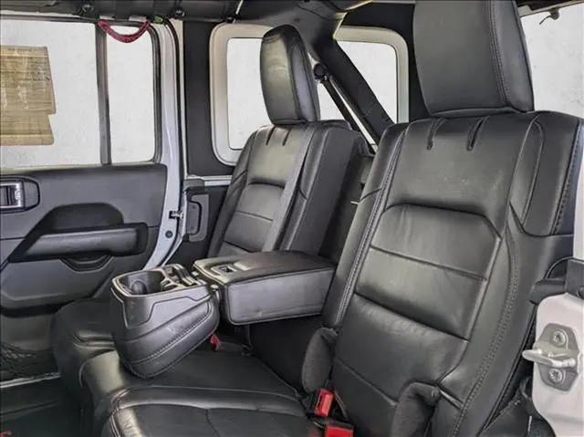 2022 Jeep Wrangler Unlimited Sahara Altitude 4x4