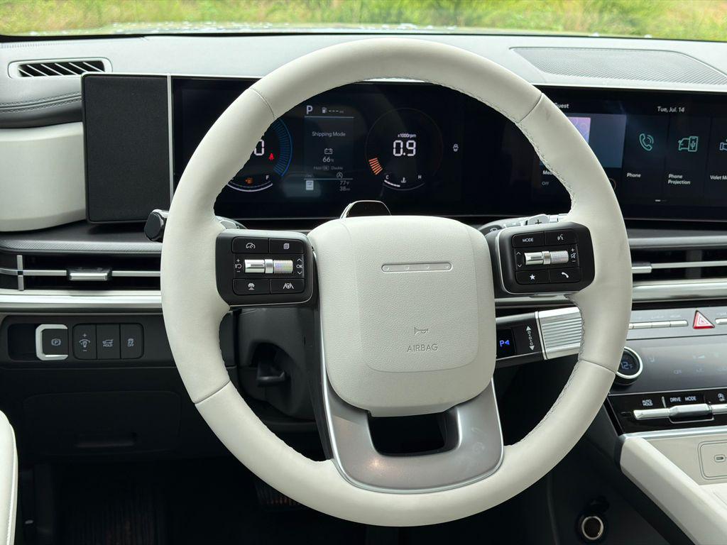 New 2026 Shimmering Silver HYUNDAI SEL FWD image 23