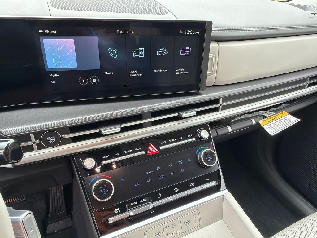 New 2026 Shimmering Silver HYUNDAI SEL FWD image 27