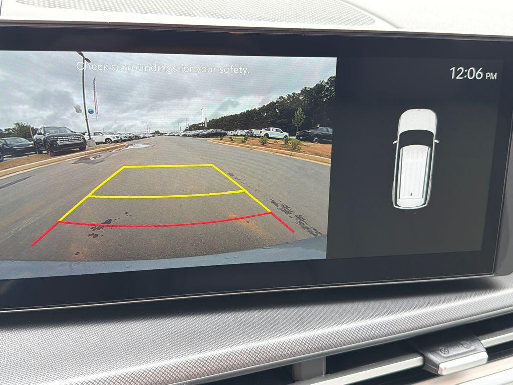 New 2026 Shimmering Silver HYUNDAI SEL FWD image 28