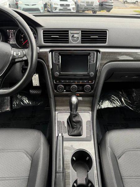 2016 Volkswagen Passat 1.8T SE