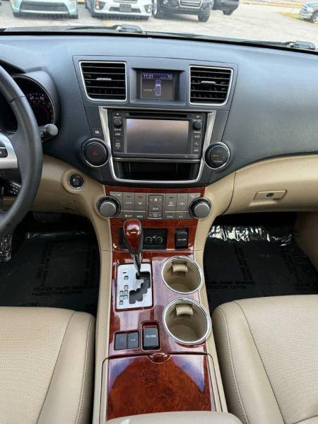 2013 Toyota Highlander Limited V6