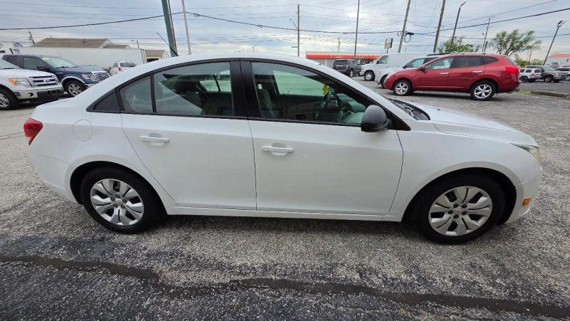 2013 Chevrolet Cruze LS Auto